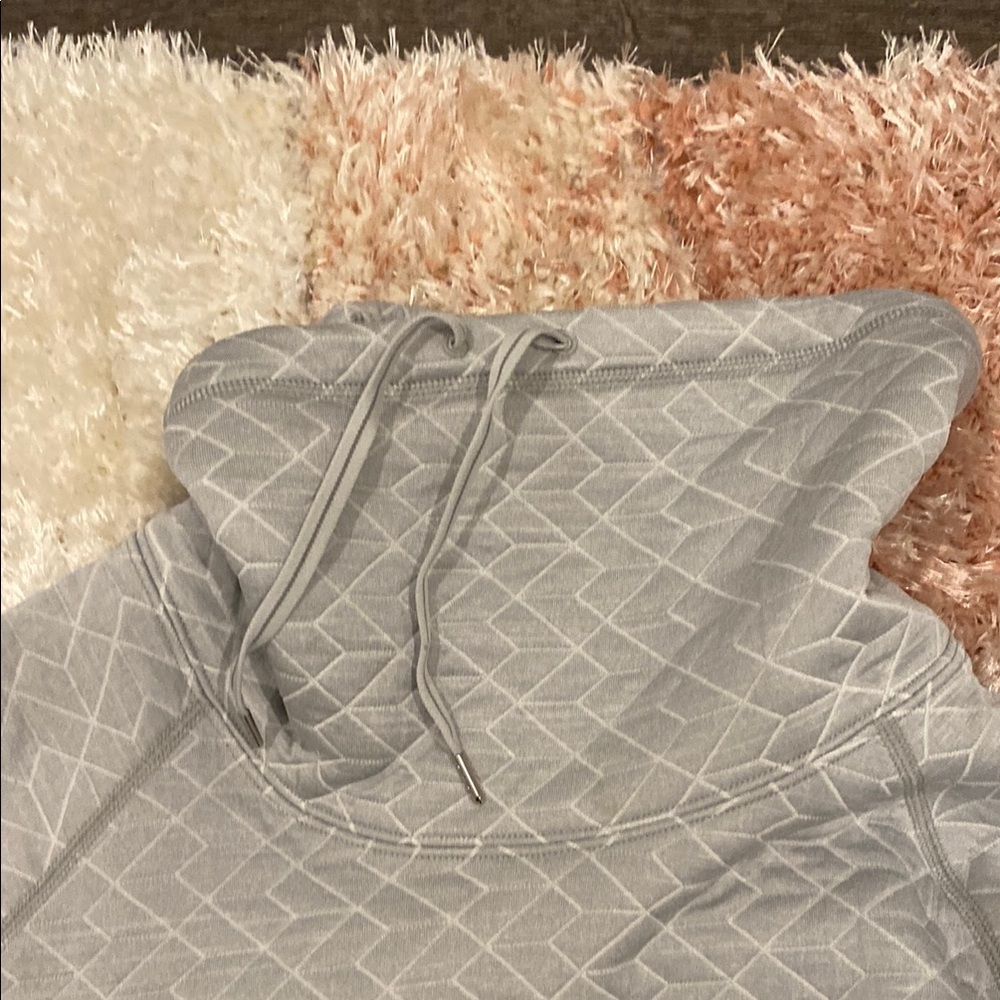 Gray Patterned Pullover - image 5